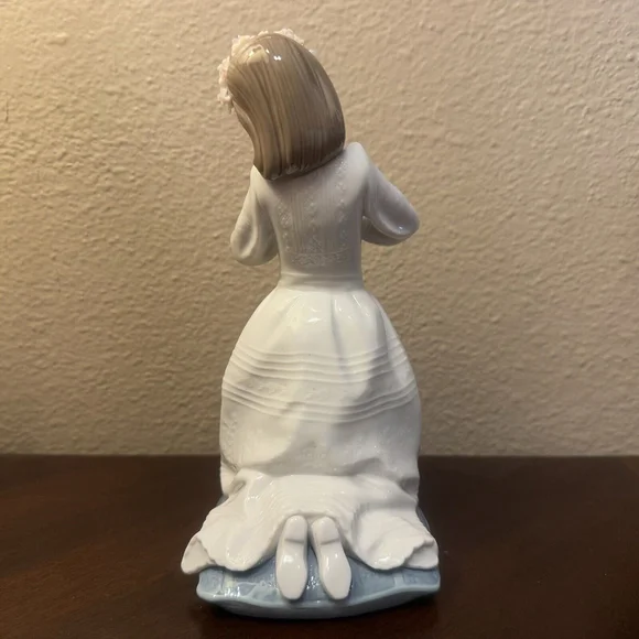LLADRO #6089 Communion Prayer Girl Praying Nina Communion Religious No Box Decor
